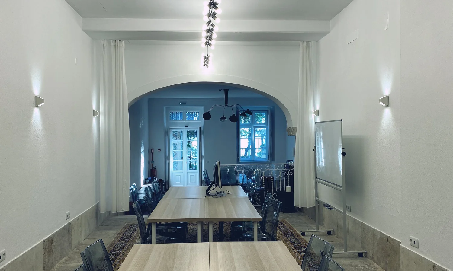 Temporary office and coworking layout